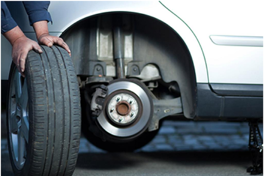 Vì sao lốp ô tô mòn lỗ chỗ?