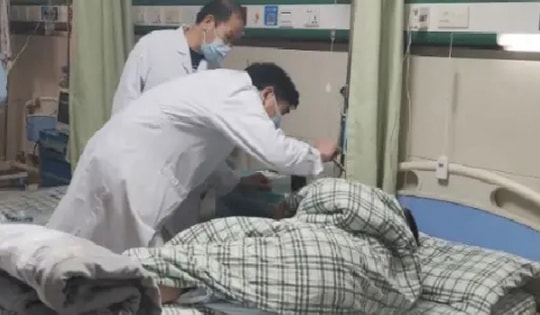 Chồng ung thư vòm họng, vợ sảy thai vì 1 thứ vô hình luôn có thể tồn tại trong gia đình bạn