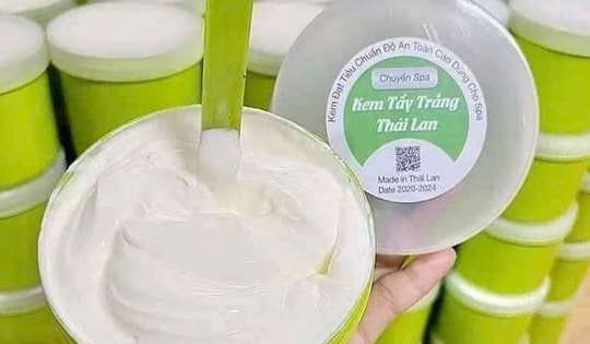 Tiểu thương bày bán công khai gần 100 lọ kem trộn nhiều 'không'