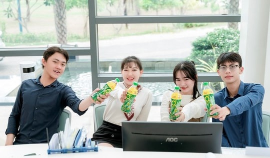 Xử gọn deadline, cân đẹp stress mùa cuối năm chỉ với chai đồ uống này