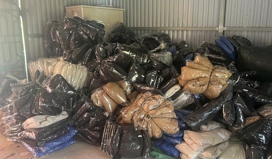 Một kho hàng thời trang không rõ nguồn gốc chỉ bán trên Tiktokshop bị 'tóm gọn' sau hơn 1 tháng theo dõi