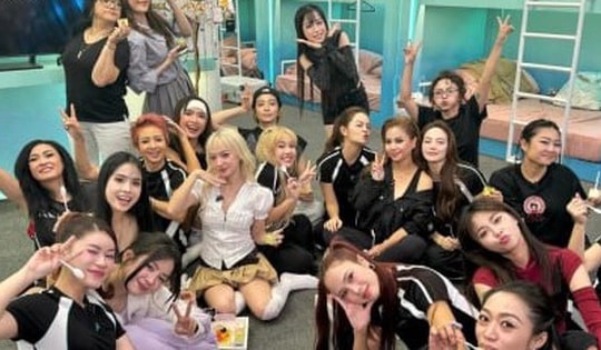 Bị chê 'nghệ sĩ nổi tiếng mà ở ký túc xá', chị cả của show 'Chị đẹp' giải thích