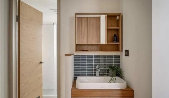 Nên đóng hay mở cửa sau khi sử dụng nhà vệ sinh