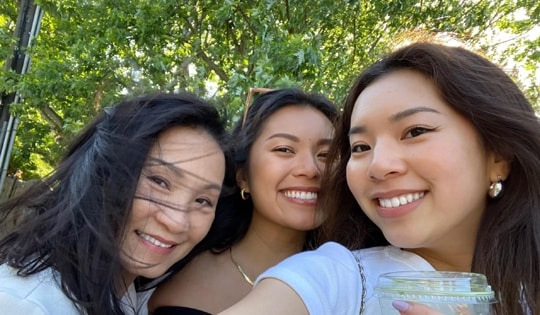 Cuộc sống của Hồng Đào và hai con gái ở Mỹ hiện ra sao?