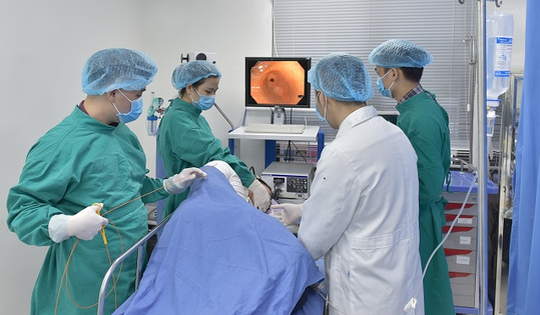 Cô gái 23 tuổi ở Hải Dương nôn ra máu, nhập viện gấp thừa nhận làm việc này trong buổi liên hoan