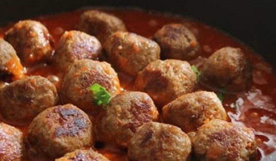 Cách làm thịt viên sốt cà chua 'đưa cơm' trong mọi thời tiết
