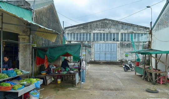 Vì sao ở Nghệ An hàng loạt chợ xây xong rồi… bỏ hoang?