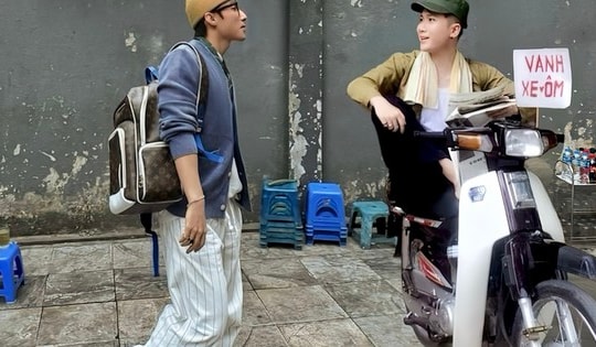 Sau 1 ngày, facebook tràn ngập ảnh khoe đi trà đá cùng Sơn Tùng M-TP