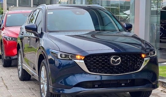 Giá lăn bánh Mazda CX-5 mới nhất giảm không tưởng nhờ ưu đãi lớn, Honda CR-V lo không lại doanh số