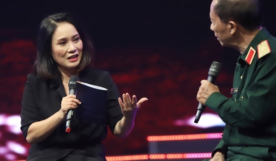 Nhà báo Tạ Bích Loan - Người dẫn chương trình khác biệt và sắc sảo của VTV