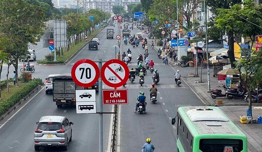 Quy định mới nhất về tốc độ tối đa của ô tô, xe máy từ 1/1/2025, người dân cần biết để tránh bị phạt