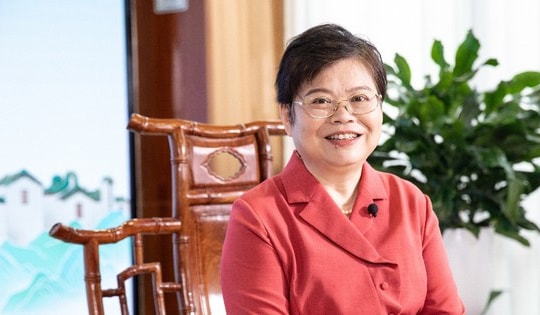 Nữ bác sĩ cạnh tranh với 'tử thần', điều trị cho hơn 100.000 bệnh nhân