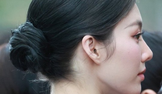 Tiểu thư nhà giàu tốt nghiệp khiến cả trường học náo loạn: Đã thông minh còn xinh hết phần người khác