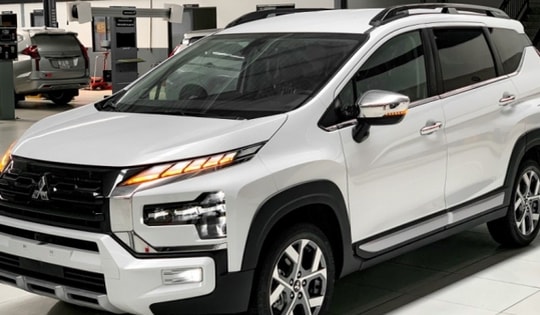 Giá lăn bánh Mitsubishi Xpander Cross mới nhất giảm mạnh kèm ưu đãi, Suzuki XL7 rốt ráo lo chạy doanh số cuối năm