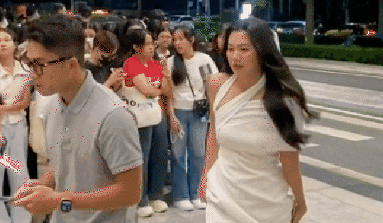 Ánh Viên diện đầm trễ vai, đi giày cao gót lập tức bị chê, hiện sở hữu cơ ngơi thế nào?