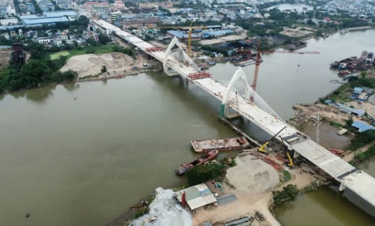 Cây cầu dây văng trị giá 1.200 tỷ đồng ở Nam Định sắp hợp long có gì đặc biệt?