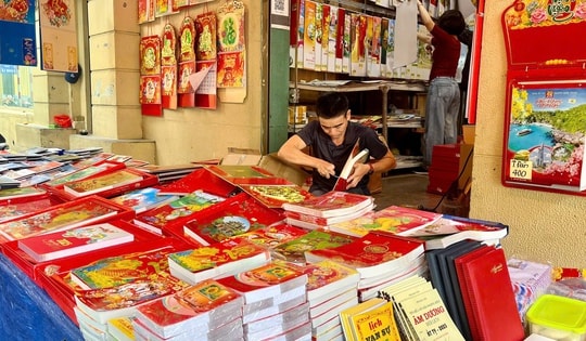 Nhộn nhịp mùa lịch Ất Tỵ 2025