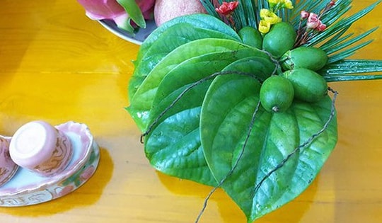 Đây mới là cách đặt trầu cau lên bàn thờ thắp hương để tránh bất hòa trong gia đình