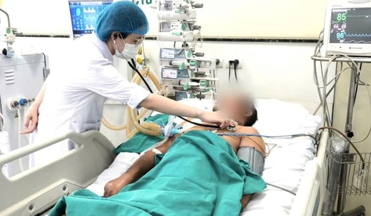 Người đàn ông ở Thanh Hóa co giật, nhiễm trùng huyết nặng từ vết thương nhỏ ở cẳng chân