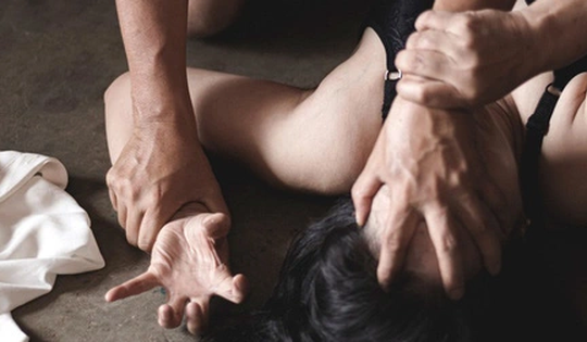 Nữ vận động viên cầu lông nhiều lần bị đồng đội hiếp dâm