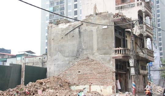 Cận cảnh loạt công trình đang giải tỏa, chuẩn bị mở rộng đường Nguyễn Tuân ở Hà Nội