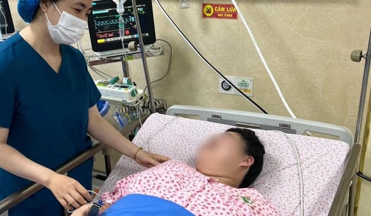 Bác sĩ 'căng não' mổ lấy song thai cho sản phụ nặng 128kg