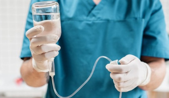 Người phụ nữ 56 tuổi ở Hà Nội nhập viện gấp vì men gan cao gấp 100 lần, thừa nhận một sai lầm nhiều người Việt mắc phải