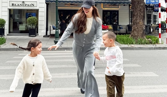 Hồ Ngọc Hà đưa cặp song sinh Lisa - Lion dạo phố Hà Nội