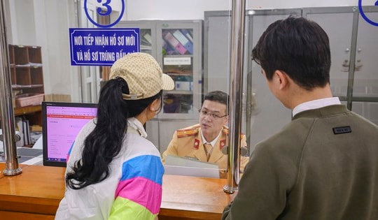 Hết hạn giảm 50% lệ phí trước bạ, tình hình đăng ký xe ở Hà Nội ra sao?