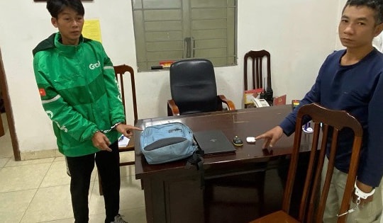 Khởi tố 2 đối tượng giả xe ôm công nghệ đi trộm cắp