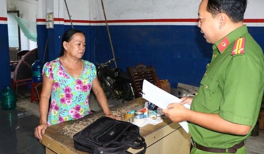 Khen thưởng 3 cá nhân có thành tích phá án trọng vụ 'cụ bà 87 tuổi ở Vĩnh Long bị trộm 100 lượng vàng'