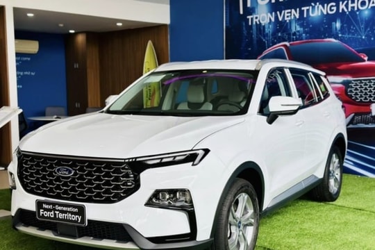 Các dòng SUV cỡ C chạy đua giảm giá dịp cuối năm