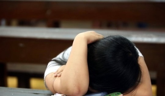 Nữ sinh giỏi đột quỵ, qua đời tuổi 17 vì áp lực thi cử, ngủ 4 tiếng/ngày
