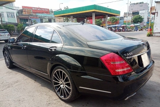 Thị trường ô tô cũ tấp nập dịp cuối năm, Mercedes S Class giá chỉ vài trăm triệu