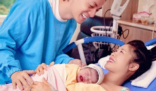 Vợ chồng Đăng Khôi đón con trai út