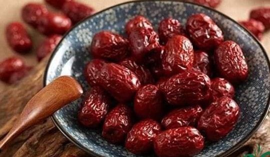 Táo đỏ bổ thật hay chỉ là chiêu thổi phồng từ quảng cáo?