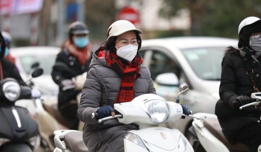 Tin sáng 17/12: Nhắn tin bất kính với ông bà nội, nữ sinh lớp 12 bị bố và chú ruột hành hung; Hà Nội rét sâu vào buổi sáng