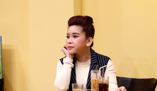 Một nữ nghệ sĩ cải lương nổi tiếng: “Cha mẹ tôi nghèo nên không có tiếng nói”