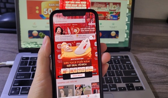 'Dàn trận' khuyến mại cuối năm 2025: Các kênh bán hàng trực tuyến hốt bạc mùa giáp Tết như thế nào?