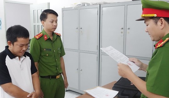 Thuê xe ô tô đem đi cầm lấy tiền tiêu xài và trả nợ