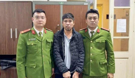 Tên trộm khai man tên tuổi vẫn bị lộ chân tướng tội phạm trốn truy nã