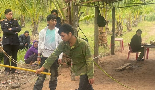 Bắt 2 anh em giết người, phi tang thi thể dưới khe suối rồi lẩn trốn trong rừng sâu