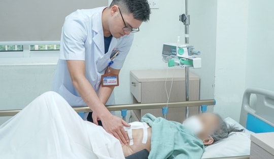 Sốc nhiễm trùng, nhiễm độc nặng do thủng dạ dày tá tràng vì lạm dụng thuốc giảm đau