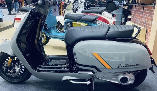 Xe ga 150cc giá 54 triệu đồng đẹp cổ điển pha chút hiện đại, xịn hơn SH Mode, rẻ ngang Air Blade, Lead