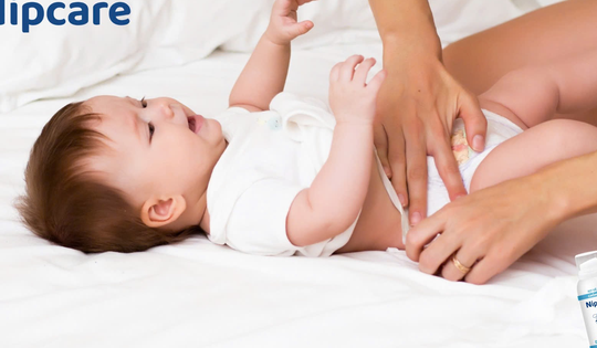 Sợ con đóng bỉm cả ngày bí bách, mẹ Việt thở phào khi tìm ra giải pháp