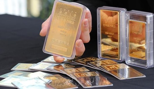 Giá vàng từ đà tăng kỷ lục đến triển vọng thận trọng