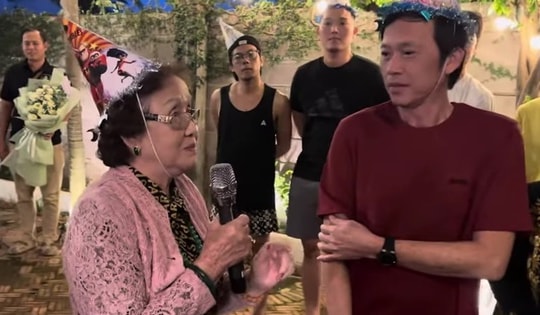 Mẹ ruột Hoài Linh: “Tôi vừa thức dậy là đi tìm Hoài Linh nhưng không thấy con đâu... tôi rất buồn"