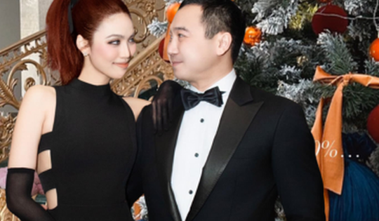 Lóa mắt khung cảnh bên trong biệt thự dát vàng của Lan Khuê khi trang trí Giáng sinh, 1 chi tiết gây trầm trồ