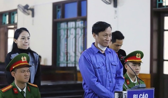 Cựu phóng viên lĩnh án tù vì bảo kê xe tải