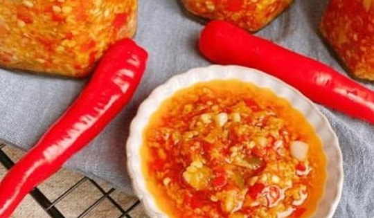 Cách tự làm tương ớt không lo mốc hỏng